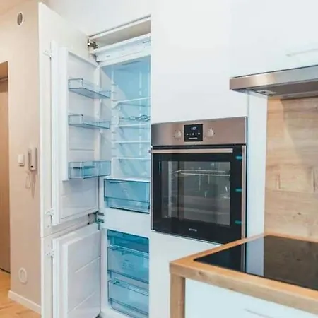 Apartman 2br Awarded For Renovation & Design